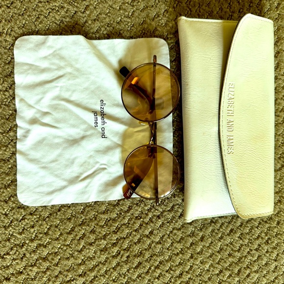 Elizabeth and James Sunglasses - Picture 1 of 5